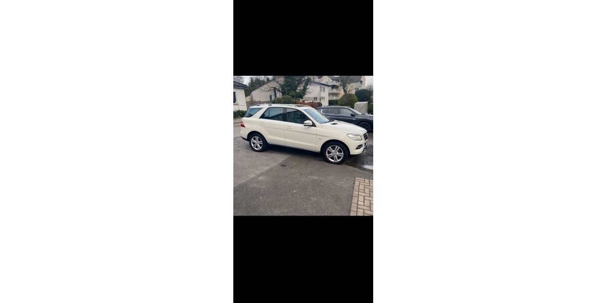 Mercedes-Benz ML 250 198.000 km 12.900 &euro; Velbert 42551
