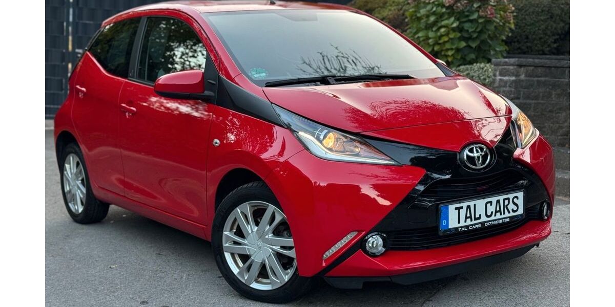 Toyota Aygo (X) 65.000 km 11.799 &euro; Wuppertal 42279