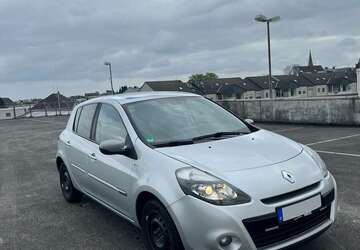Renault Clio 112.000 km 4.490 &euro; Velbert 42549