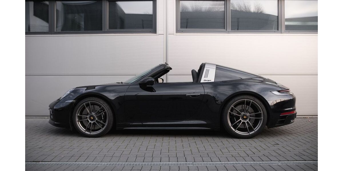 Porsche 992 14.500 km 193.900 &euro; Holzwickede 59439