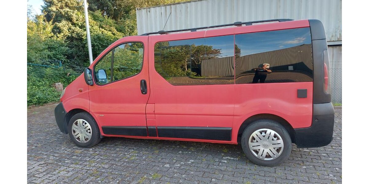 Opel Vivaro 236.000 km 5.950 &euro; Unna 59423