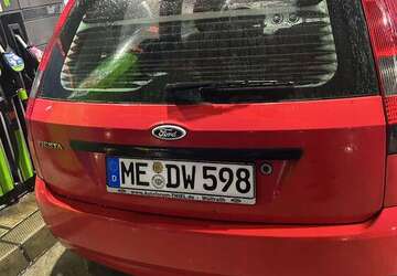 Ford Fiesta 136.000 km 1.750 &euro; velbert 42549