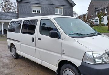 Toyota Hiace 176.000 km 9.100 &euro; Wipperfürth 51688