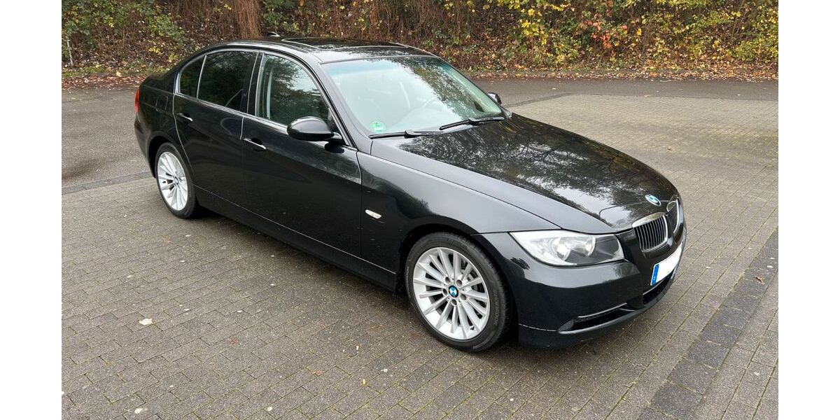 BMW 330 272.000 km 5.970 &euro; Remscheid 42857