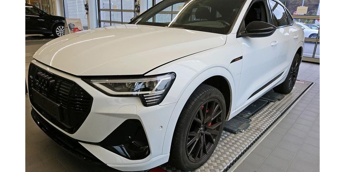 Audi e-tron 26.690 km 32.145 &euro; Hagen 58091