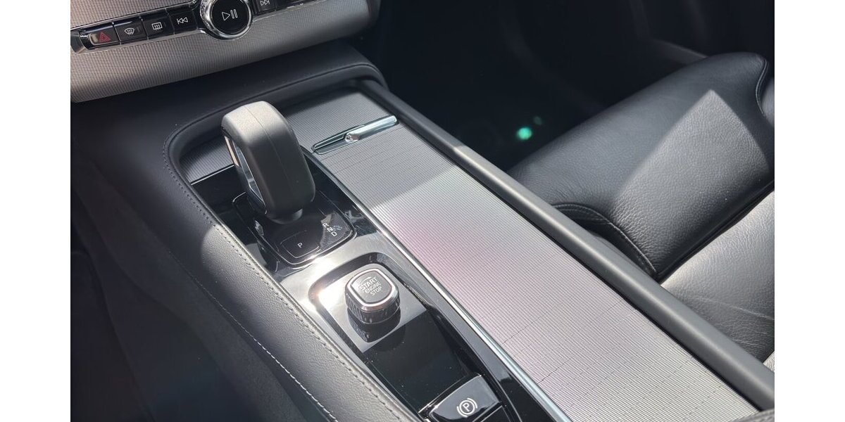 Volvo XC90 T8 Plus Bright Hybrid AWD Pano Leder H&K 85.879 km 35.600 &euro; Wuppertal 42327