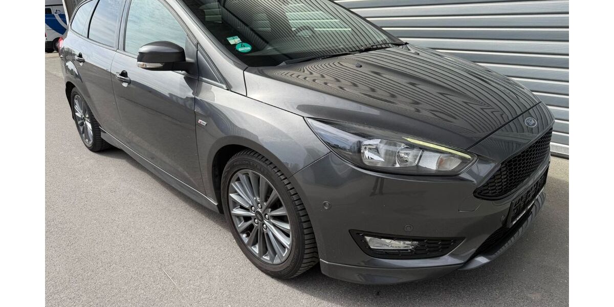 Ford Focus 126.443 km 8.899 &euro; Wuppertal 42285