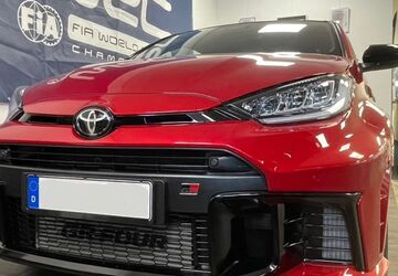 Toyota Yaris 1.900 km 51.990 &euro; Wipperfürth 51688