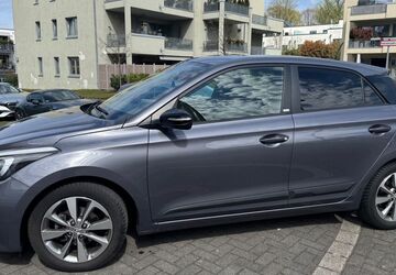 Hyundai i20 64.400 km 10.990 &euro; Bochum 44799