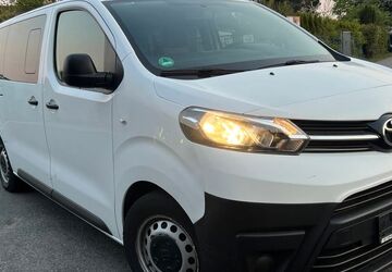 Toyota Proace (Verso) 188.000 km 9.700 &euro; Bochum 44807