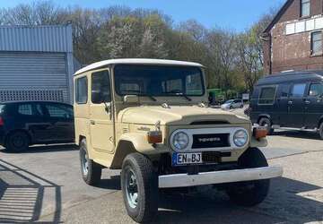 Toyota Land Cruiser 78.000 km 27.500 &euro; Bochum 44801