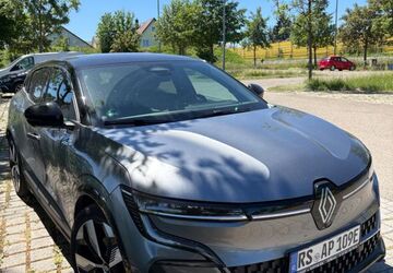 Renault Megane E-TECH 41.403 km 26.500 &euro; Remscheid 42853