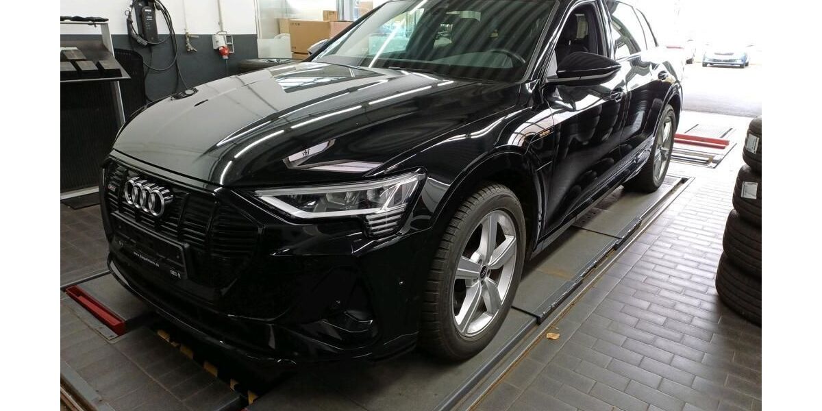 Audi e-tron 61.791 km 35.305 &euro; Hagen 58091
