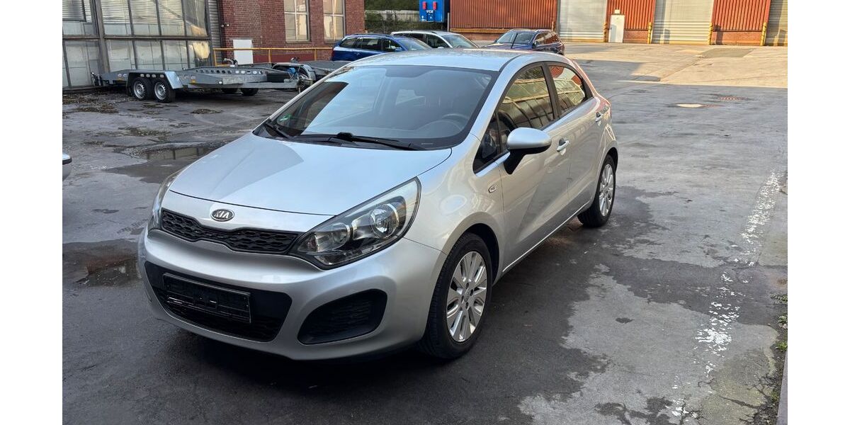 Kia Rio 78.000 km 5.250 &euro; Iserlohn 58640