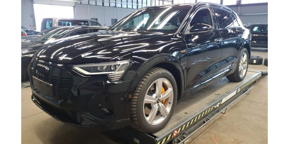 Audi e-tron 37.840 km 33.250 &euro; Hagen 58091