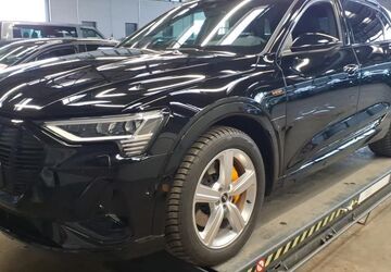 Audi e-tron 37.840 km 33.255 &euro; Hagen 58091