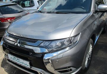 Mitsubishi Plug-in Hybrid Outlander 52.600 km 25.990 &euro; Dortmund 44379