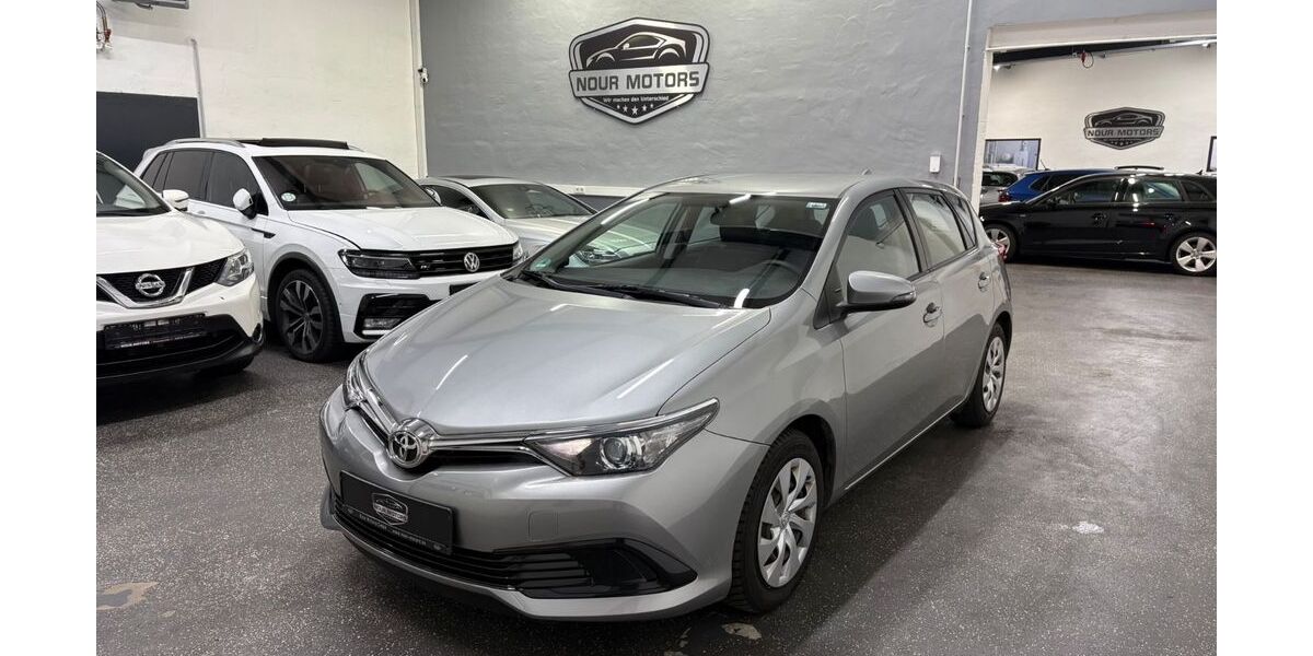 Toyota Auris 74.800 km 9.300 &euro; Iserlohn 58638