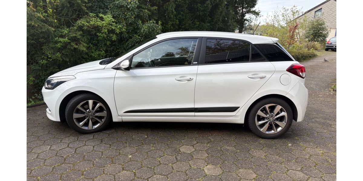 Hyundai i20 99.700 km 9.400 &euro; Witten 58454