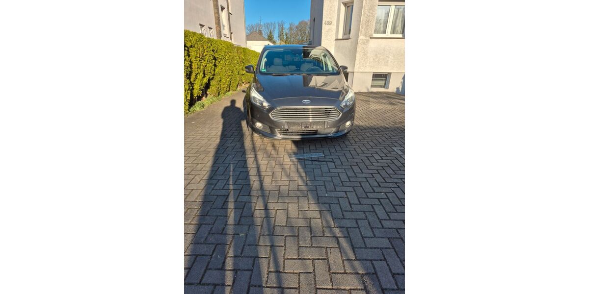 Ford S-Max 242.000 km 7.250 &euro; Dortmund 44339
