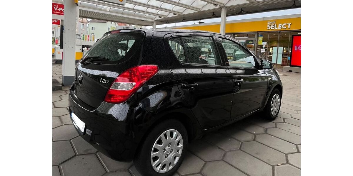 Hyundai i20 141.080 km 4.300 &euro; Wuppertal 42279