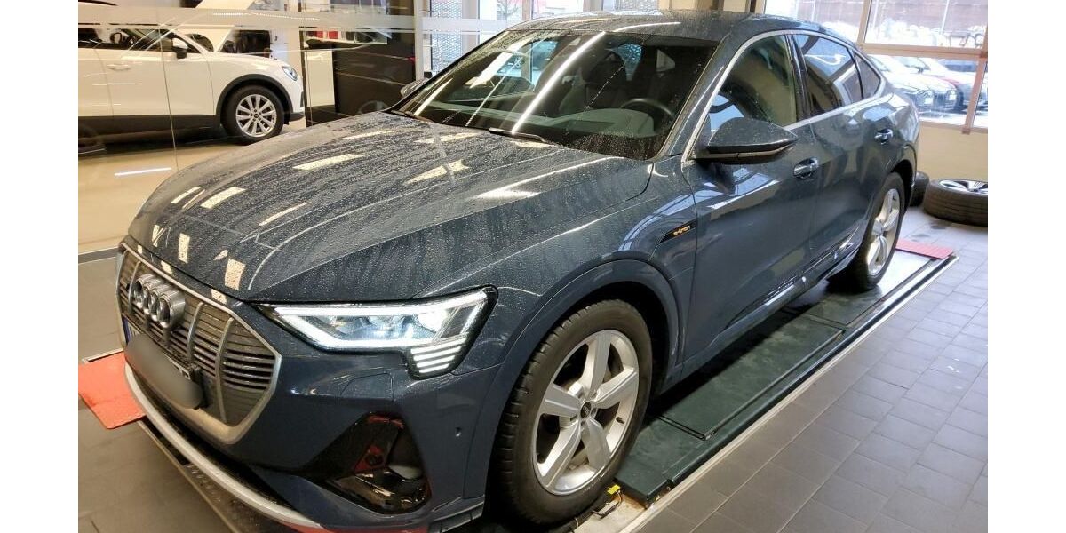 Audi e-tron 54.326 km 37.415 &euro; Hagen 58091
