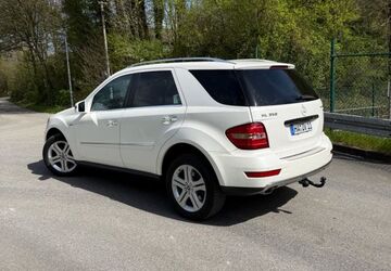 Mercedes-Benz ML 350 185.500 km 12.500 &euro; Hagen 58095