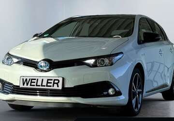 Toyota Auris 32.746 km 17.670 &euro; Dortmund 44143