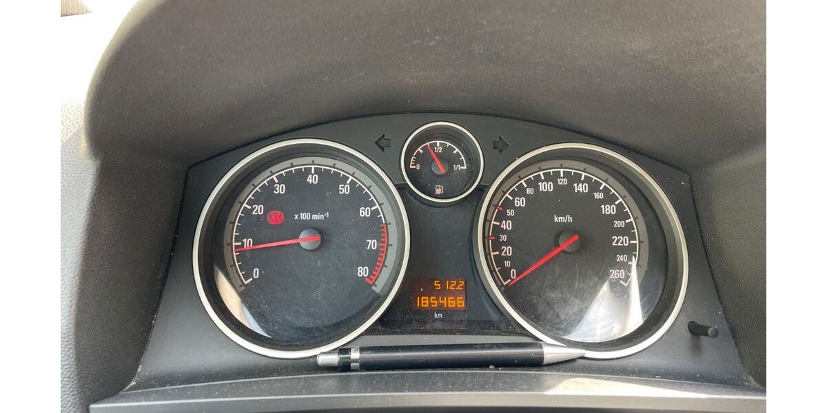 Opel Zafira 185.000 km 4.490 &euro; Unna 59425