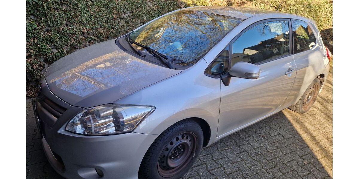 Toyota Auris 77.300 km 5.700 &euro; Ennepetal 58256