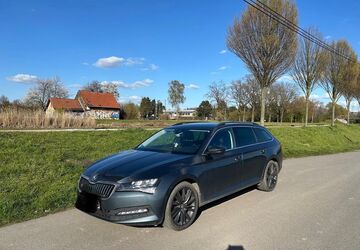 Skoda Superb 121.000 km 16.500 &euro; Castrop Rauxel 44581
