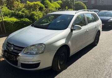 VW Golf 124.000 km 4.790 &euro; Wuppertal 42115